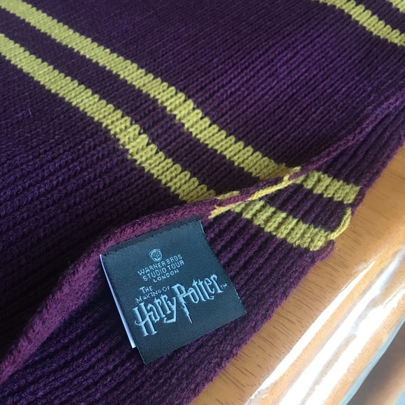 Gryffindor Scarf - Picture 2 of 2
